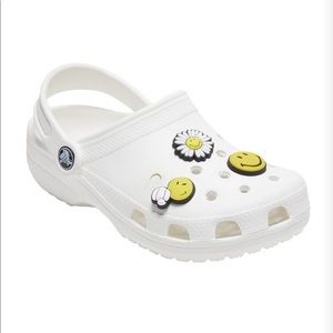 BNWT 🙂🌼👊 CROCS Smiley World Jibbitz Charms Pack